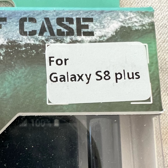 GALAXY S8 PLUS WATERPROOF CASE - Picture 2 of 4